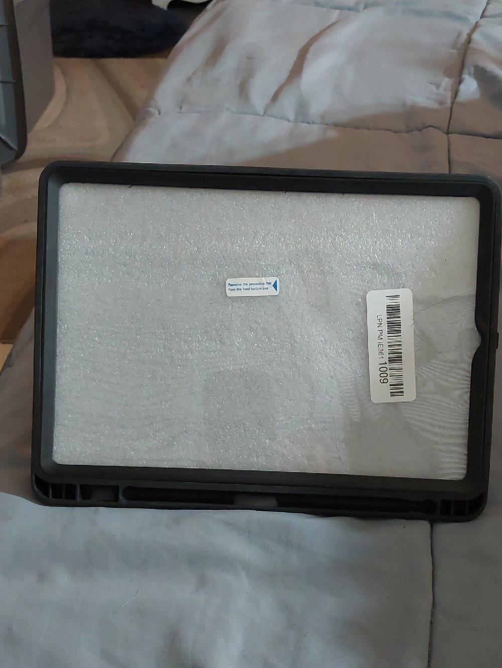 Black Tablet / IPad ? Case with Screen Protector Included